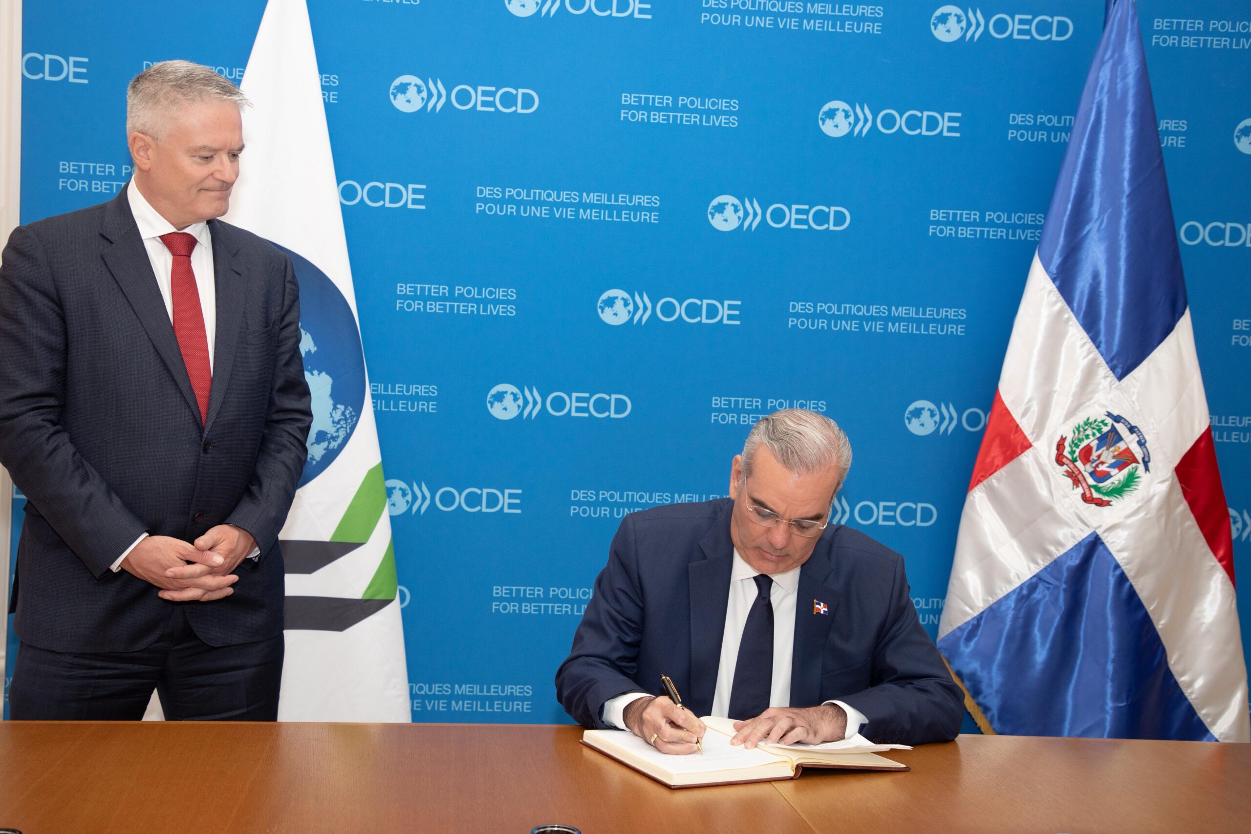 RD formaliza acercamiento a la OCDE con firma Memorando de Entendimiento