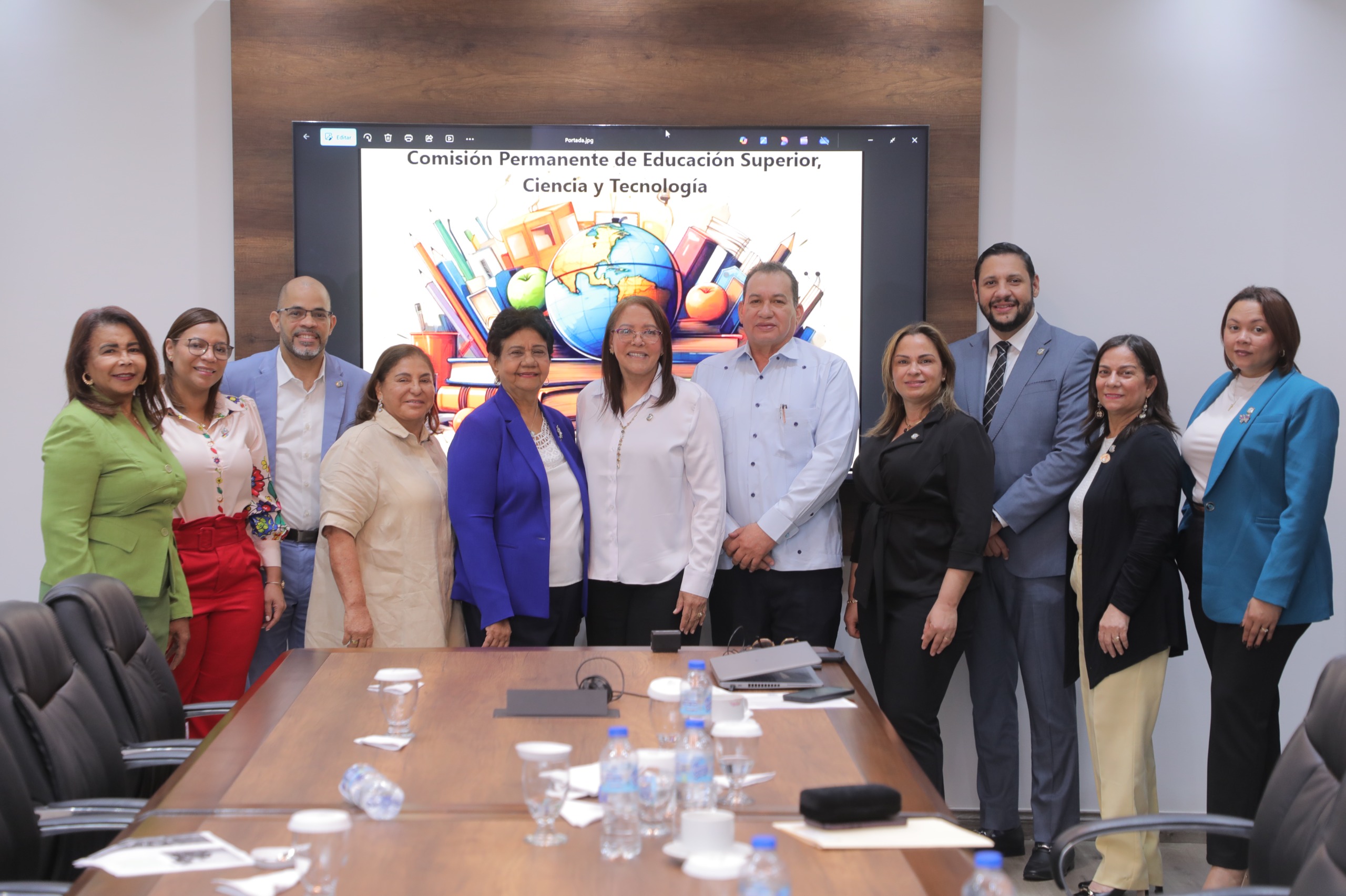 CD recibe autoridades Mescyt y avanza estudio proyecto crea el Sistema Nacional de Becas