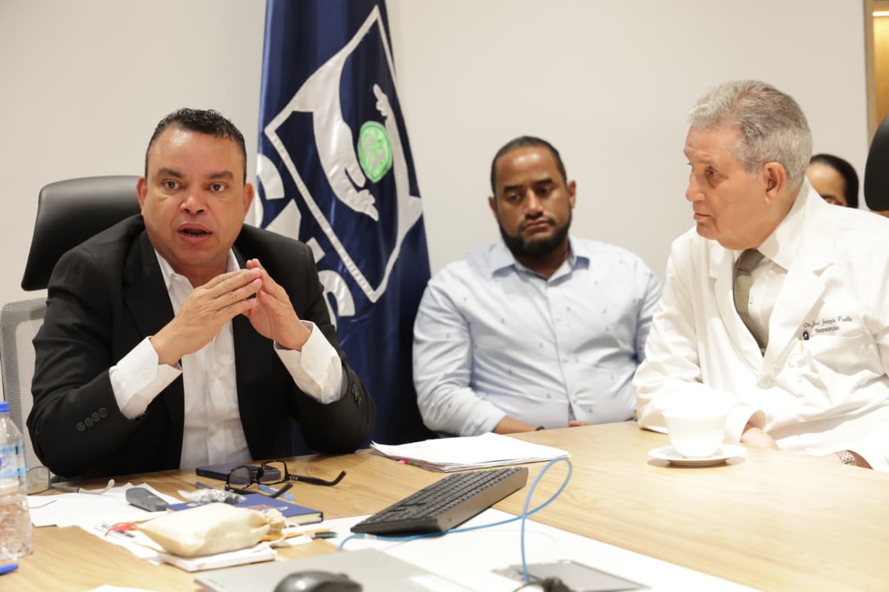 Titular SNS coordinar acciones en la Red Hospitalaria en Semana Santa