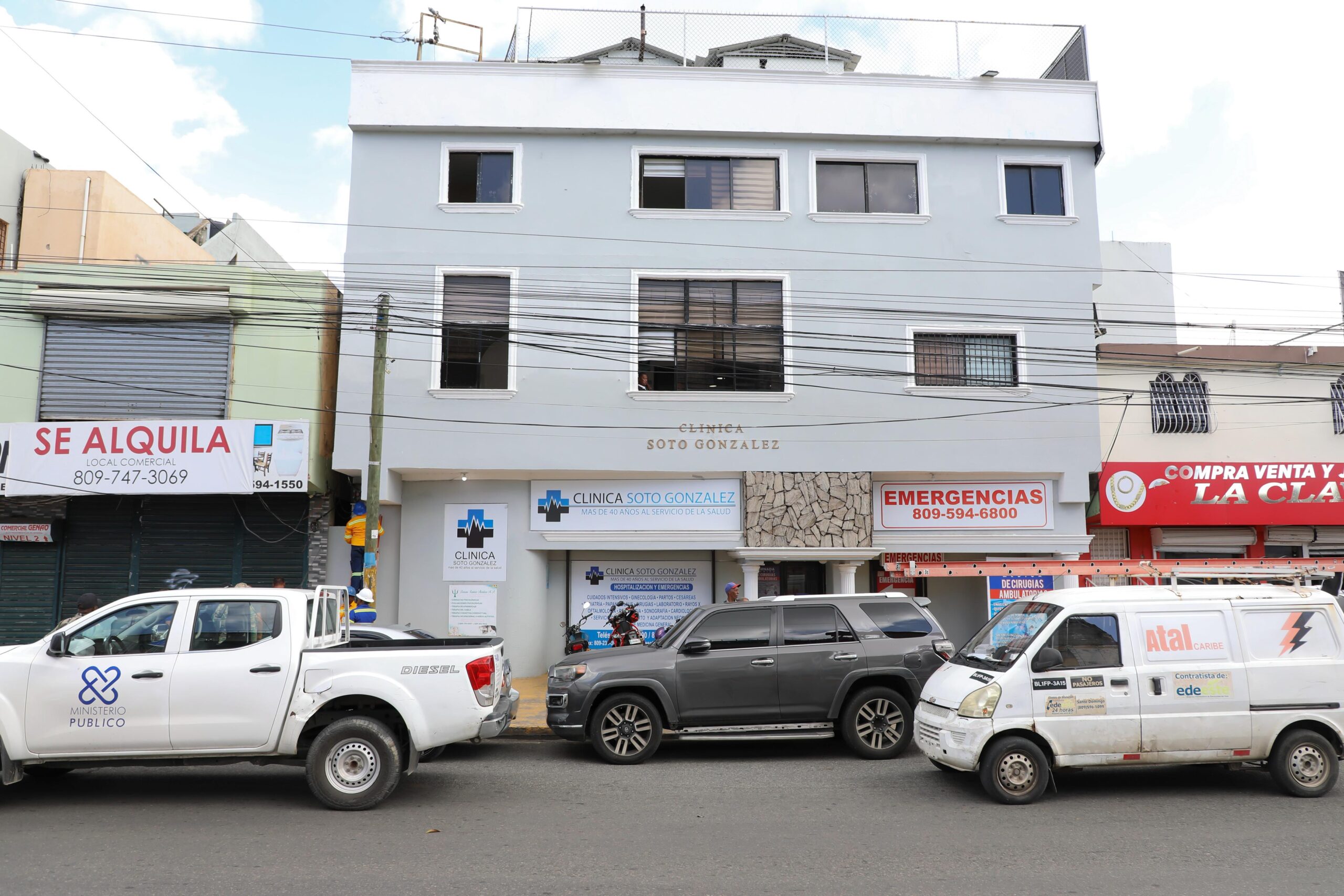 Edeeste y Pgase fiscalizan clínica y colmado de SDE por anomalías en facturación; superan RD$920 mil