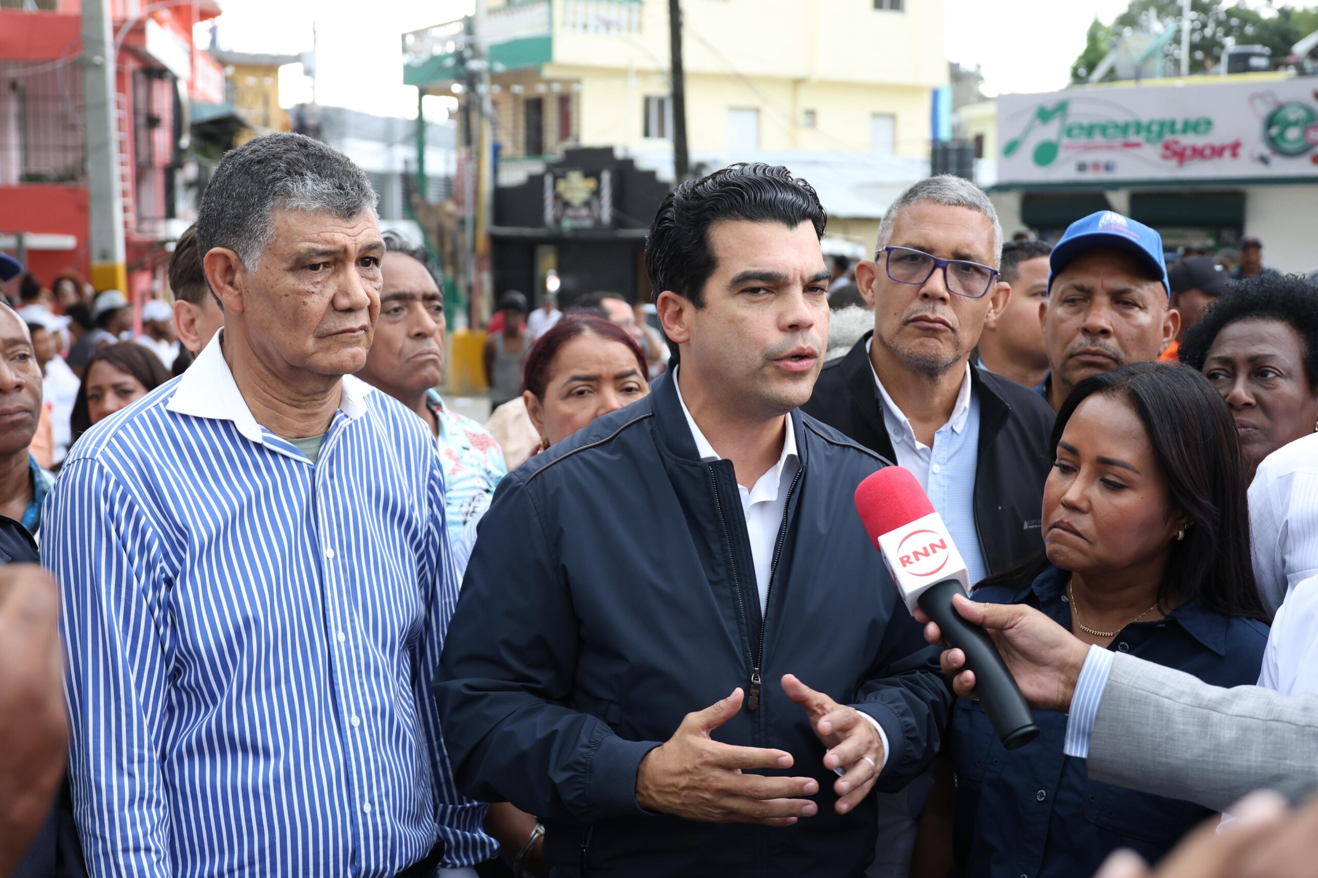 Director de Inapa recorre sector de Herrera para llevar soluciones ante daños por lluvias