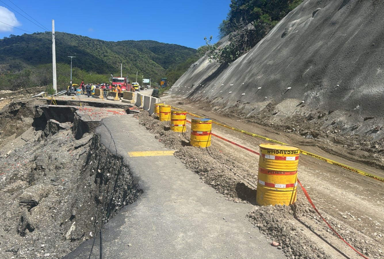 Cierran carretera Ocoa para construir paso provisional