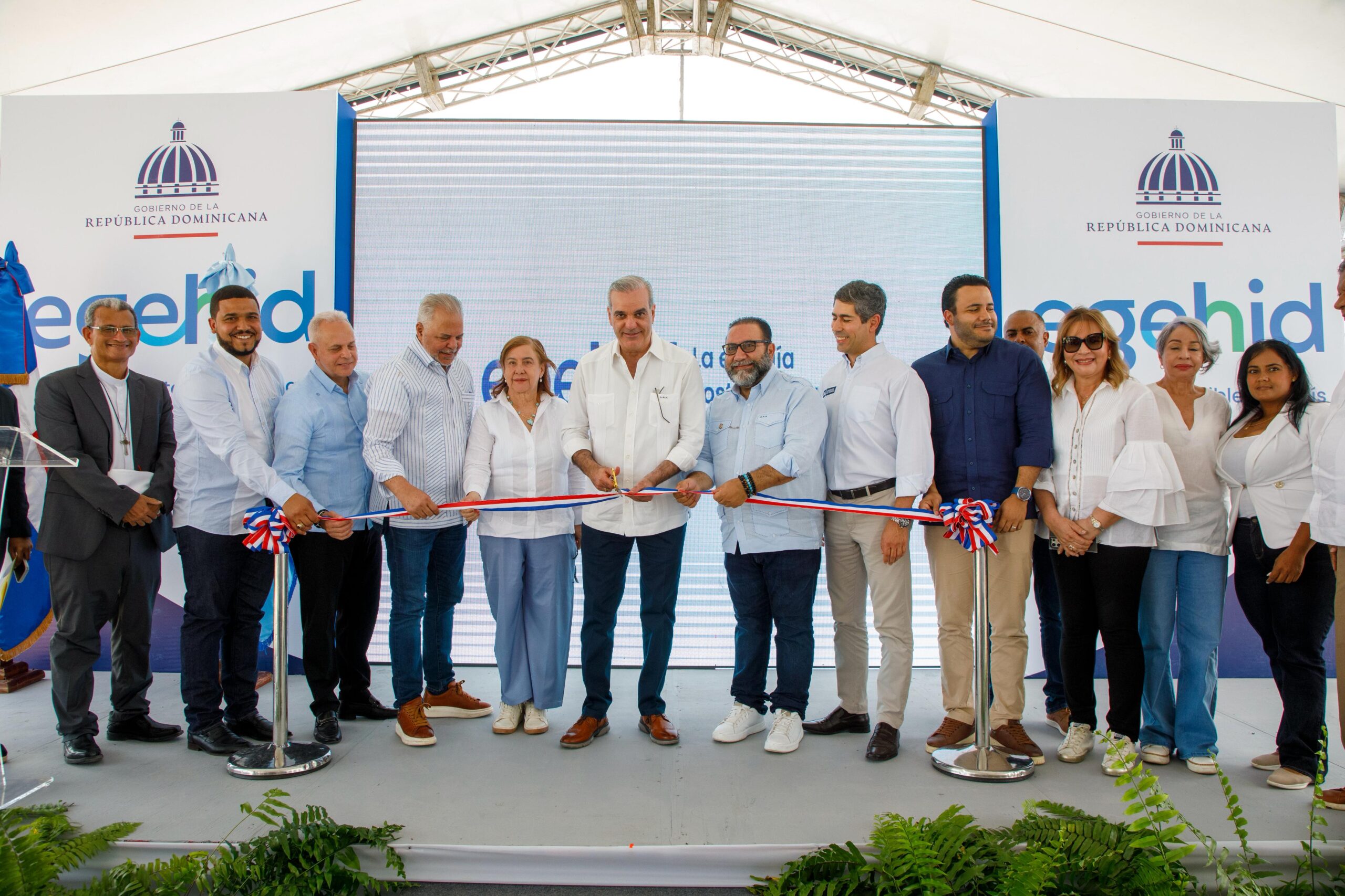 Gobierno inaugura carretera conecta distrito municipal Tavera con Jarabacoa