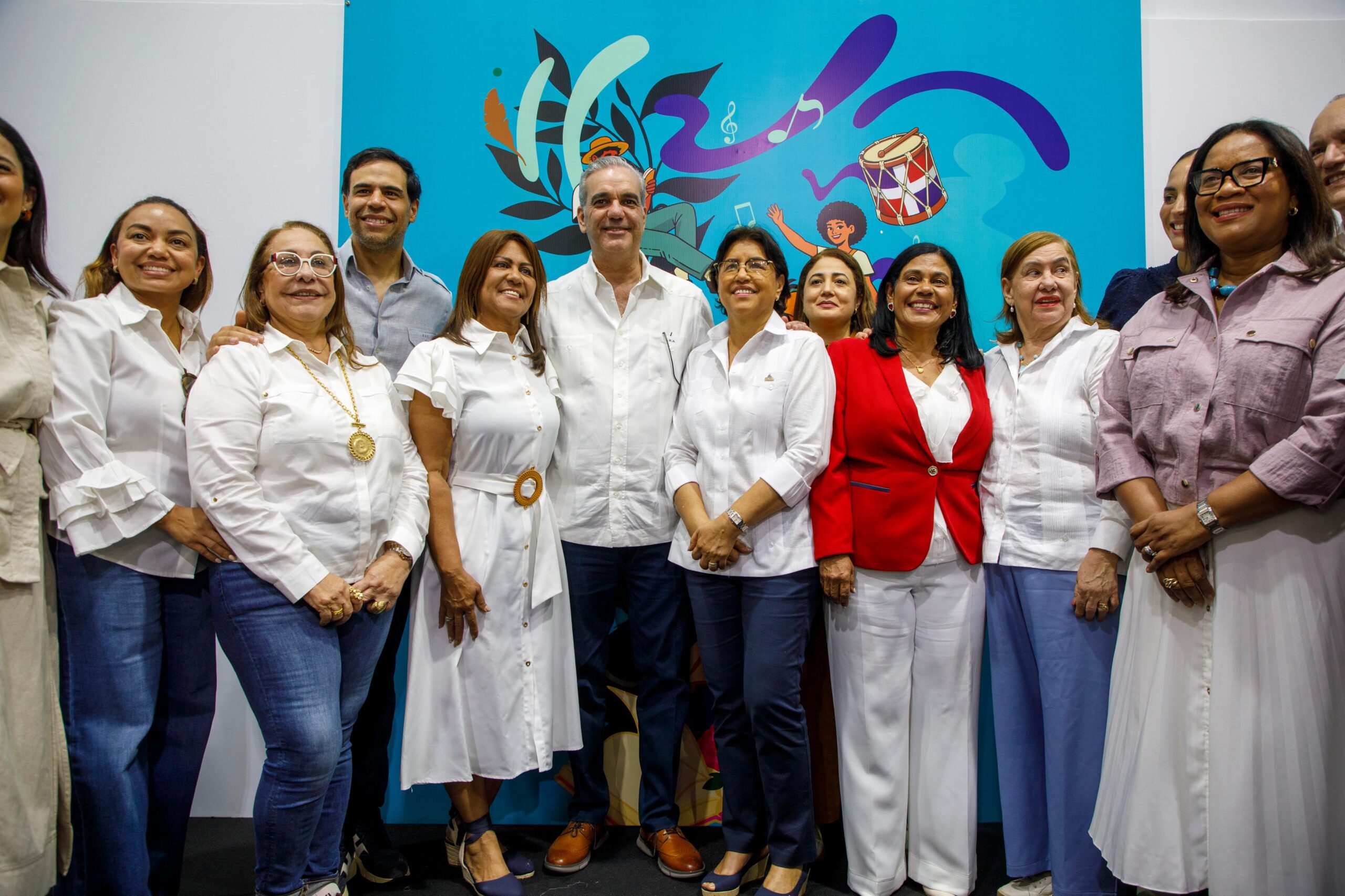Mandatario recorre Feria Regional del Libro Santiago 2026