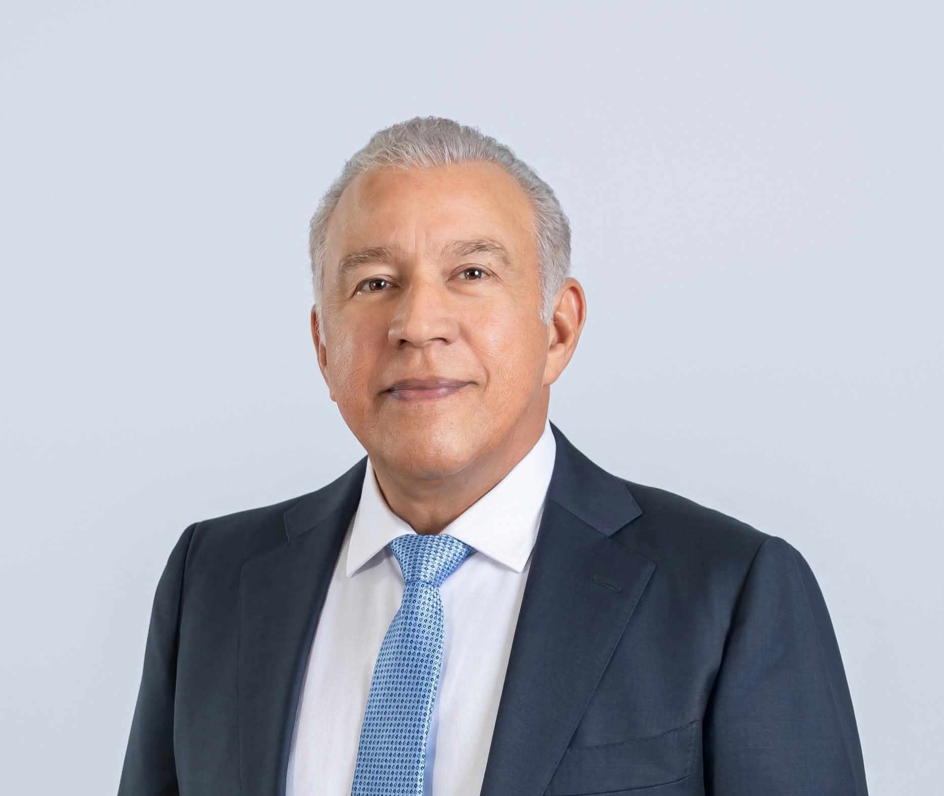 Abinader instruye ampliar a 4 carriles autopista Ramón Cáceres