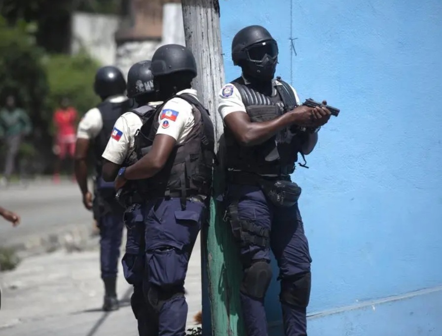 Fuerzas Armadas Haití decretan alerta máxima a partir del lunes