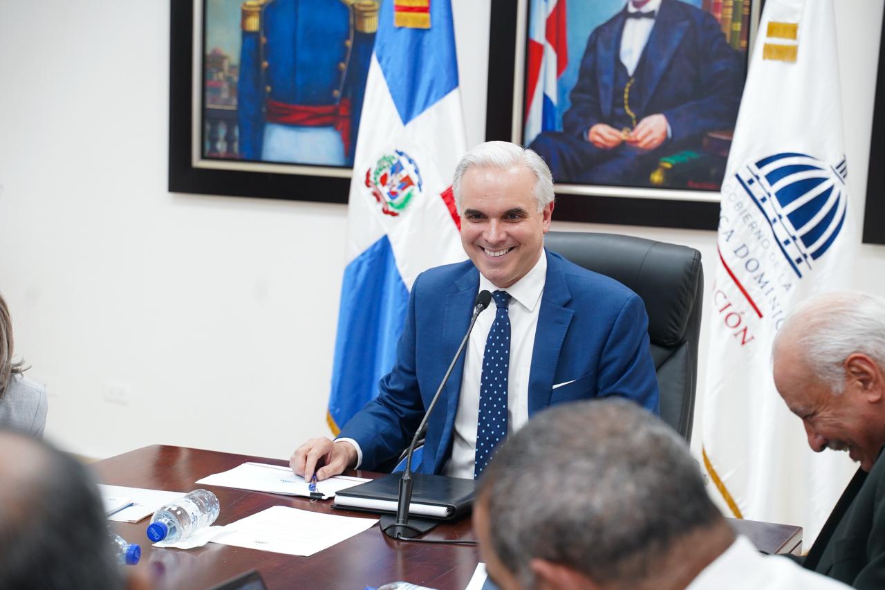 Educación presenta avances en preparativos año escolar 2026-2027