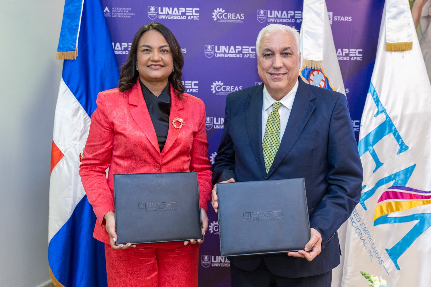 Alianza entre Unapec y la FEM destaca el impacto económico del liderazgo femenino