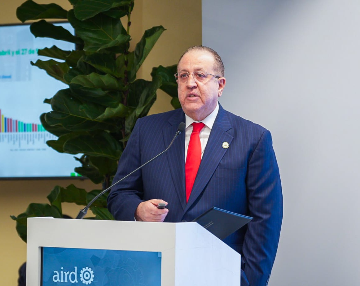 Magín Díaz: Gobierno enfrenta crisis con responsabilidad fiscal y sensibilidad social