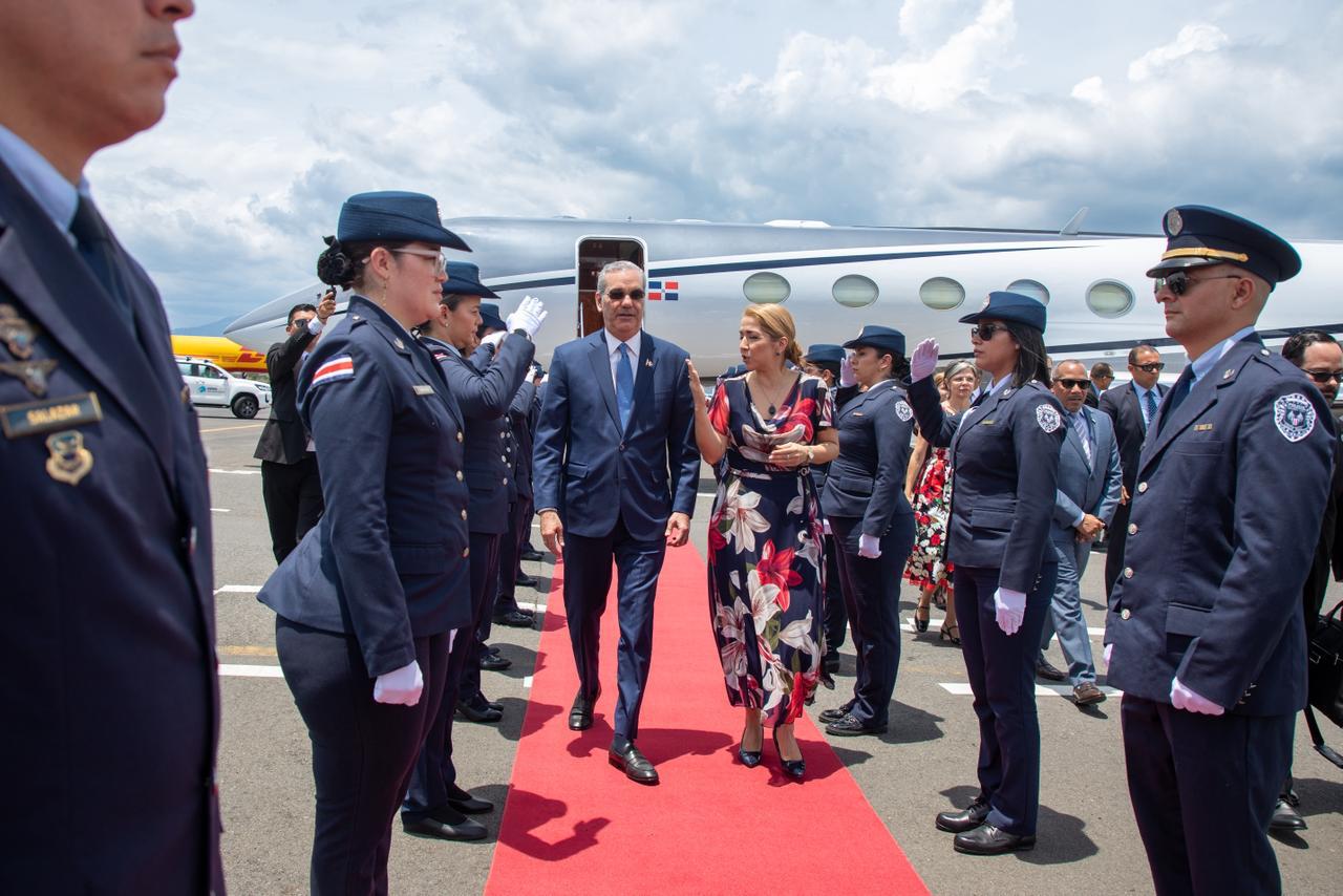 Presidente Abinader llega a Costa Rica donde participará en transmisión mando presidencial