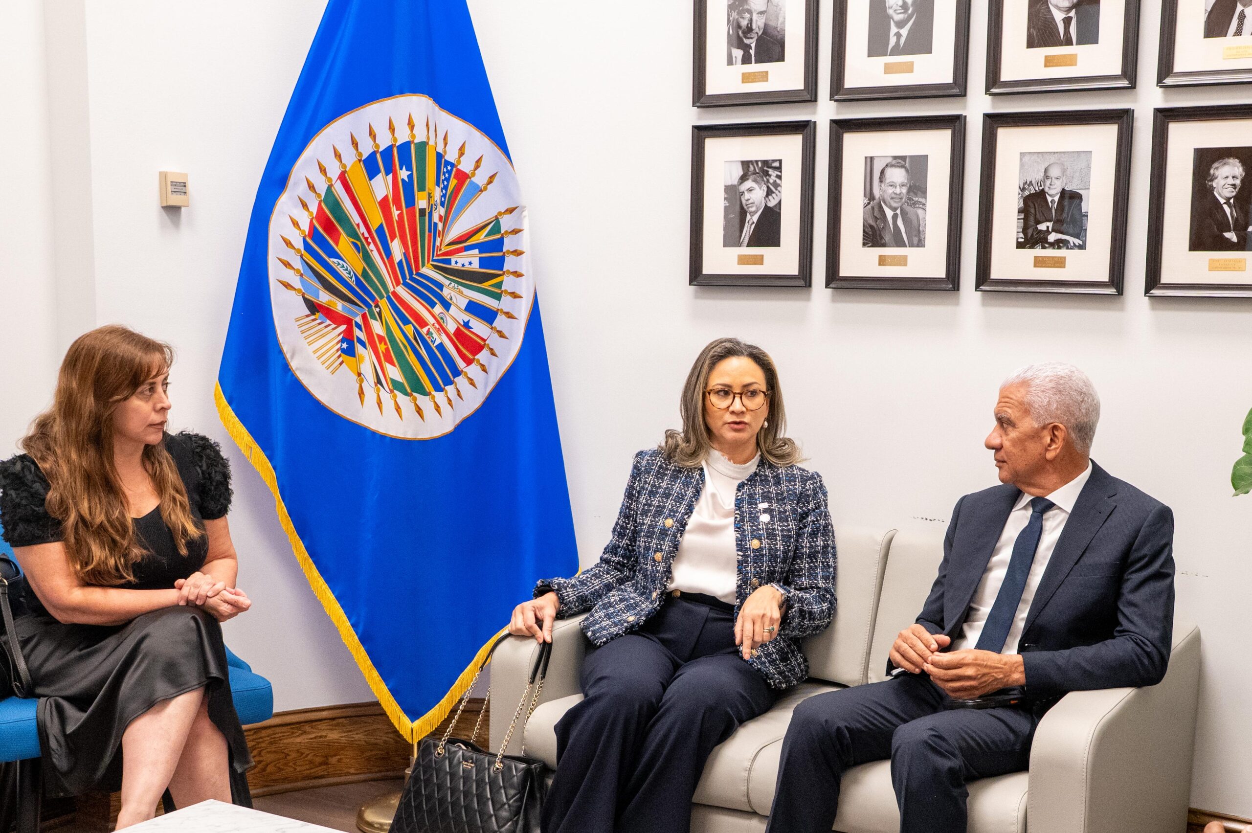 Senado RD y secretario general OEA abordan cooperación regional frente a drogas sintéticas