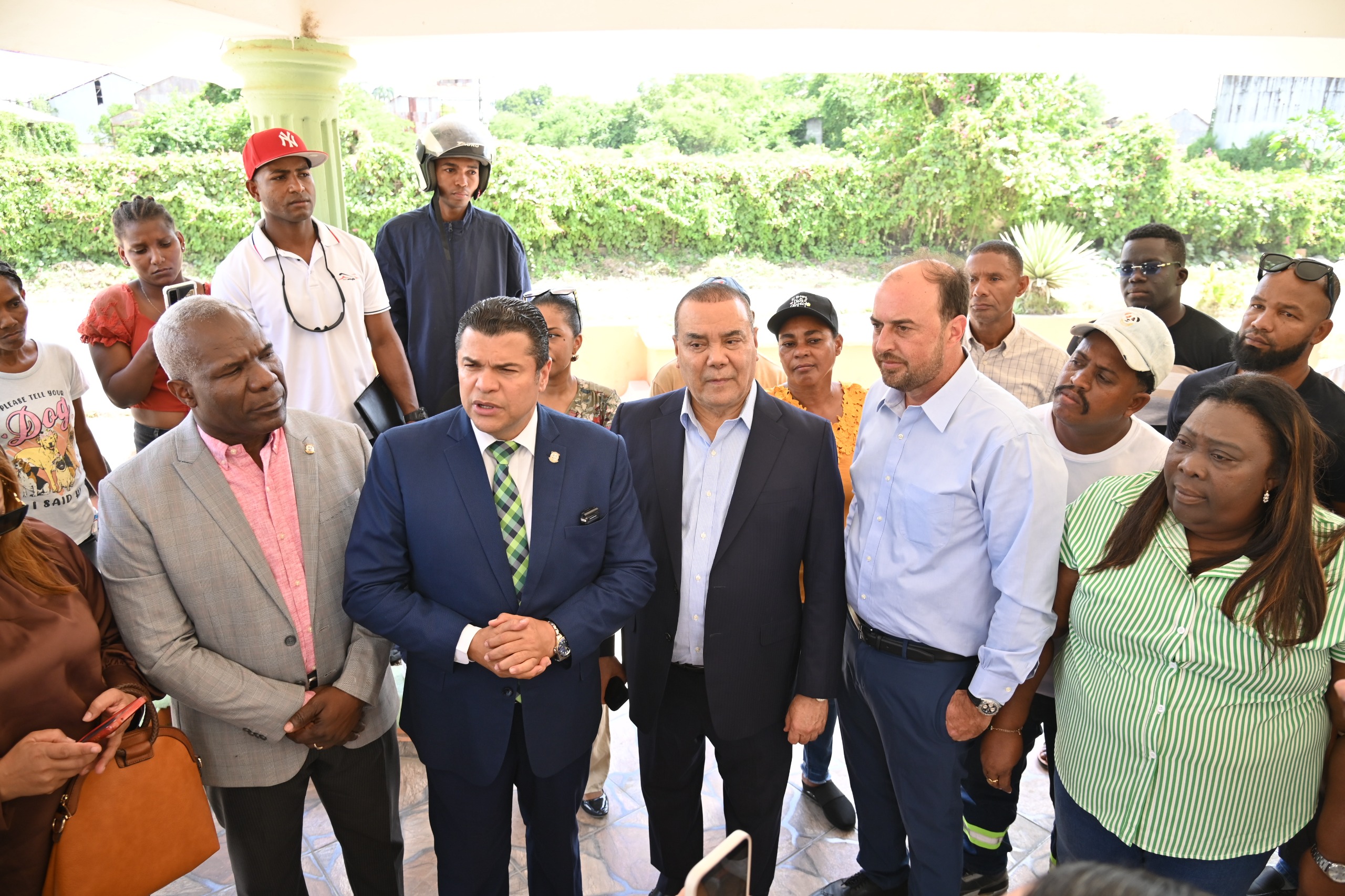 Diputados inspeccionan terrenos permutados en San Pedro Macorís