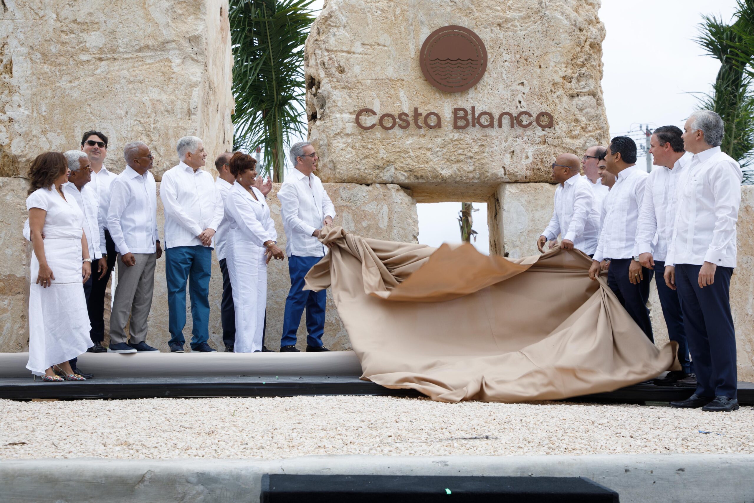 Abinader anuncia transformación de Boca Chica con más de RD$20 mil millones para impulsar turismo