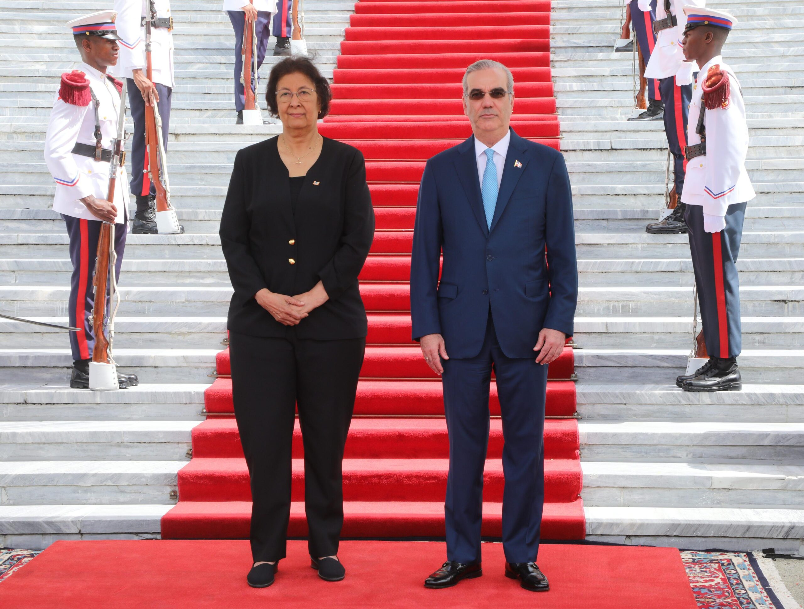 Presidente Abinader recibe a su homóloga de Surinam en visita oficial