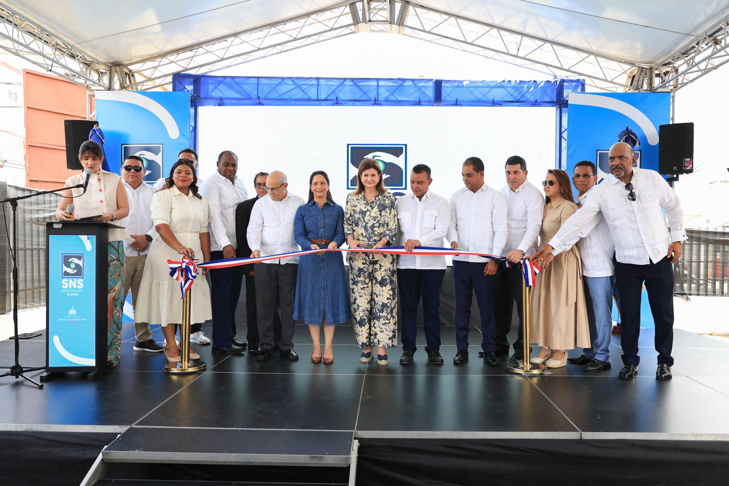 Gobierno entrega obras fortalecen servicios salud en Valverde