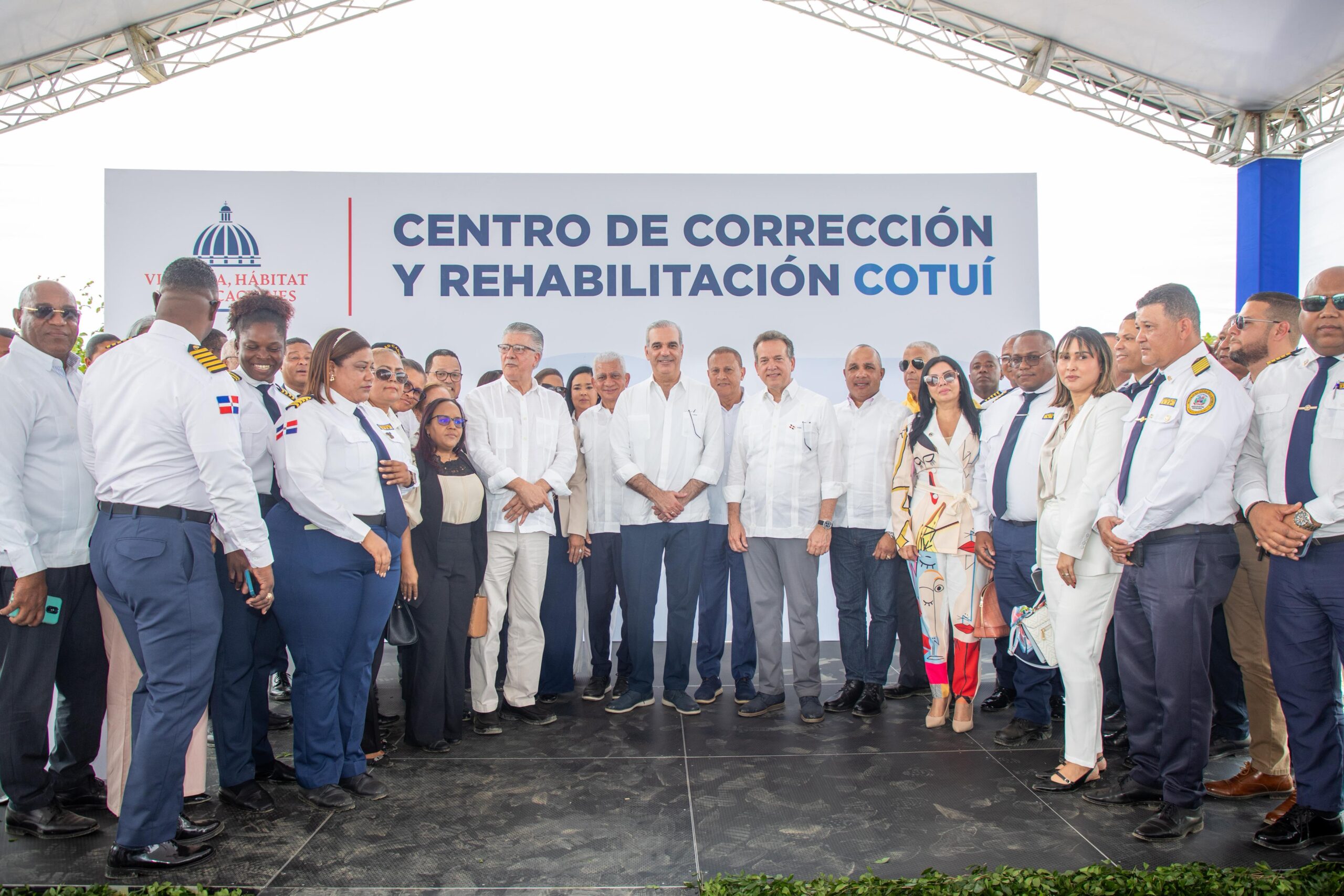 Presidente Abinader inicia construcción del Centro Corrección y Rehabilitación Cotuí