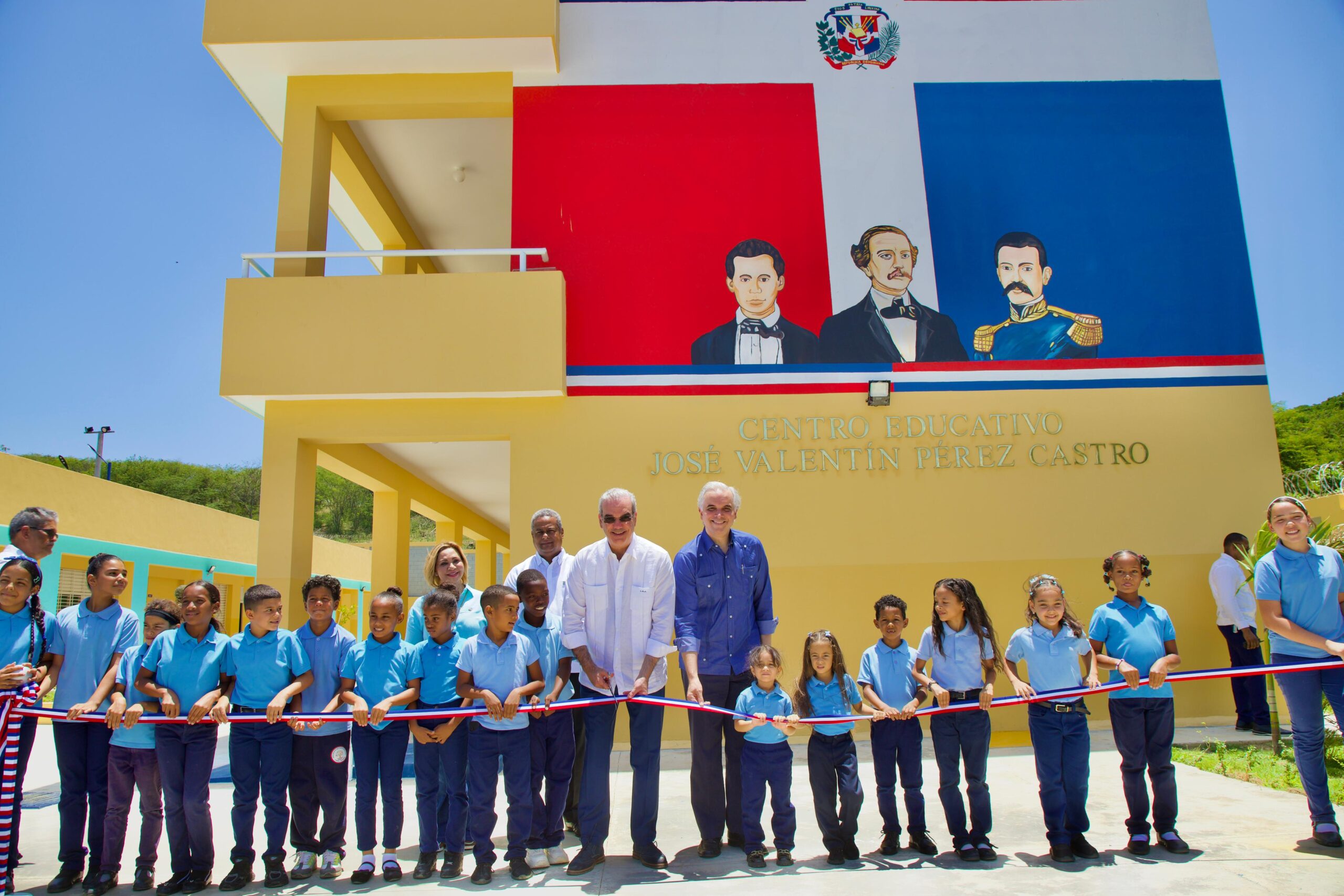 Presidente Abinader entrega Escuela Básica José Valentín Pérez Castro, en Santiago