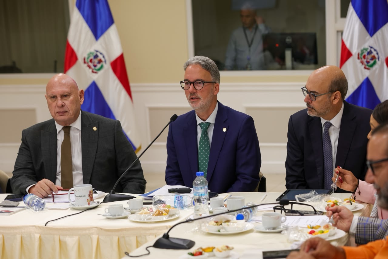 Comisión Bicameral estudia proyecto anticrisis escucha Hacienda y a la AIRD