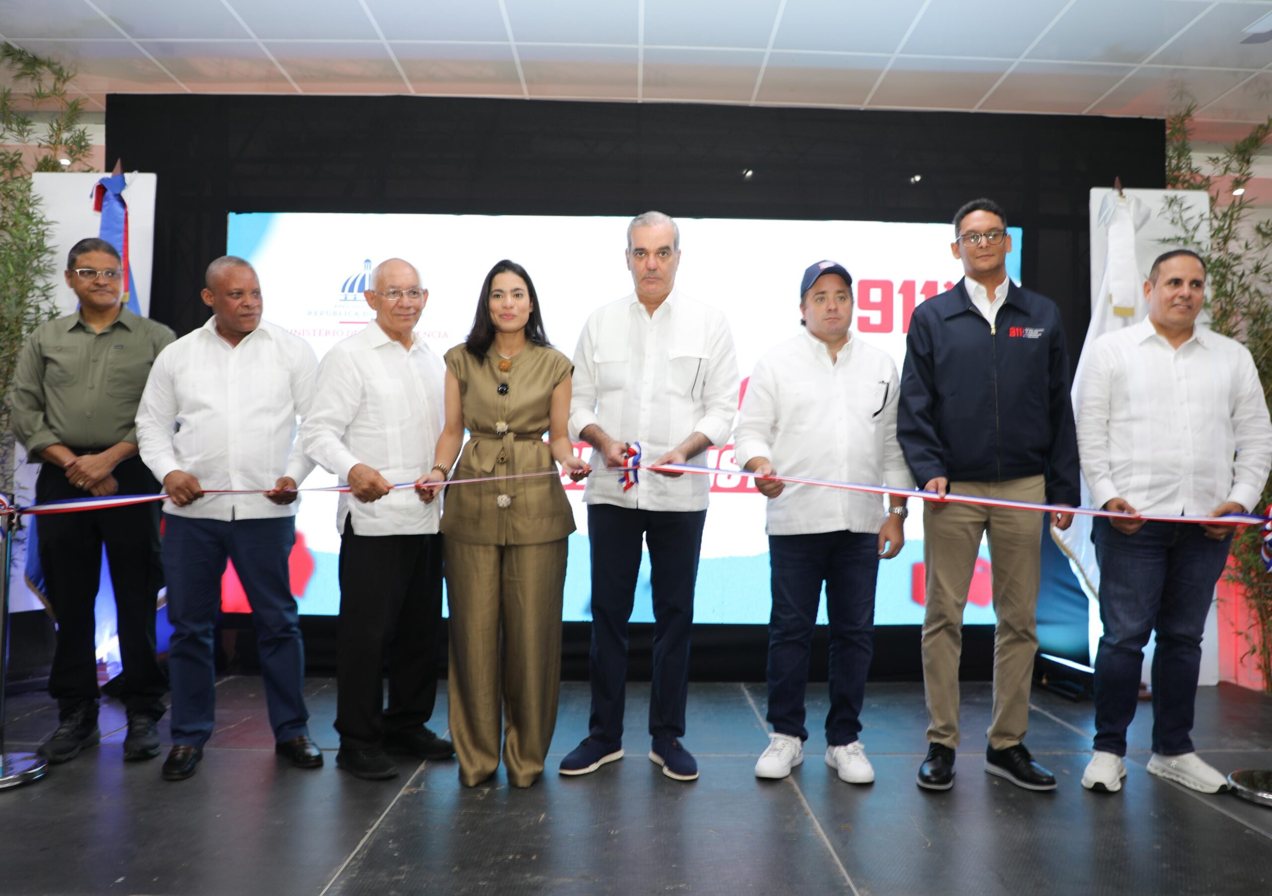 Presidente Abinader lleva el Sistema 911 a Montecristi
