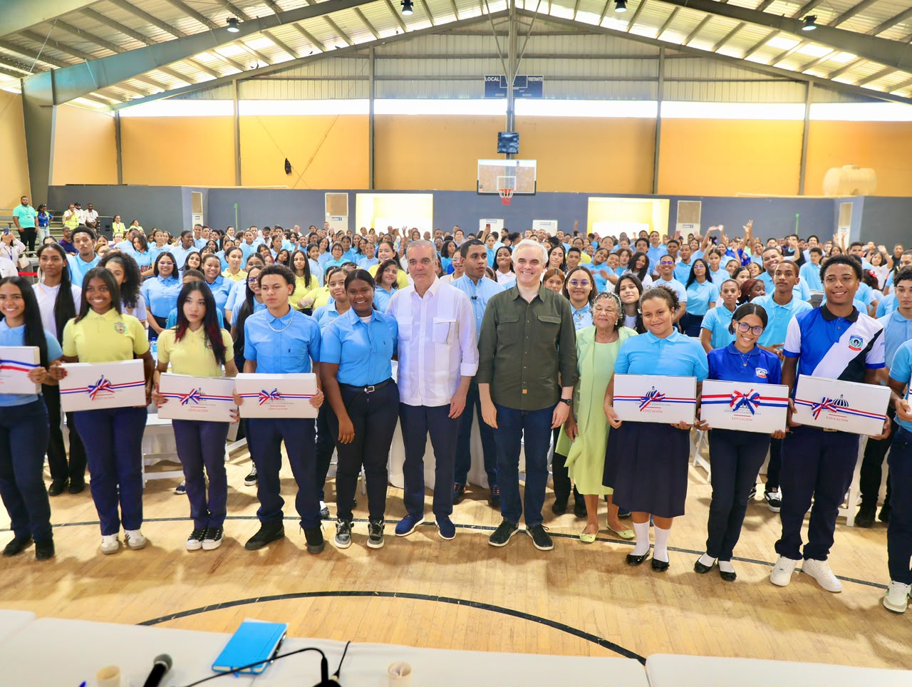 "El desarrollo de Montecristi con el puerto Manzanillo es clave para el presente y futuro de la juventud", afirmó Abinader