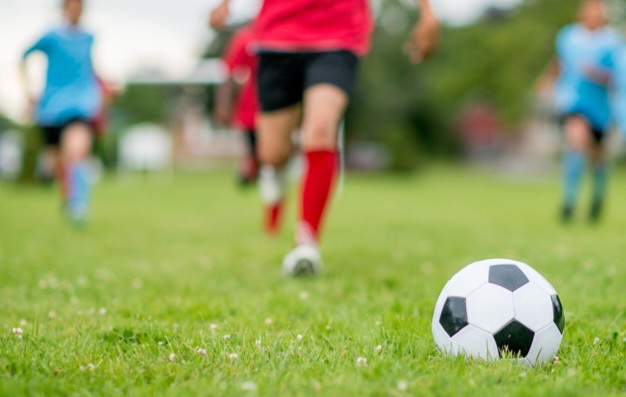 Prevención lesiones en fútbol: cómo entrenamiento de fuerza ayuda a mejorar rendimiento