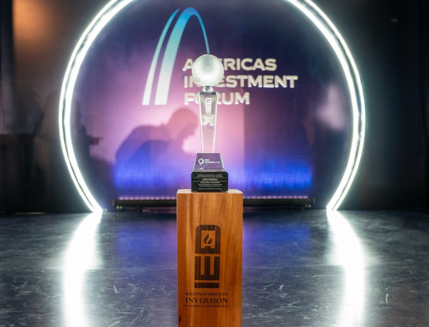 Premian Banco Promerica por contribuir al desarrollo económico del país
