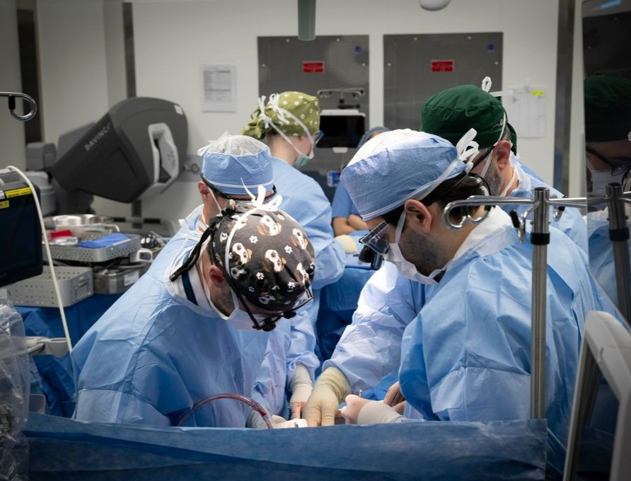 Cleveland Clinic realiza primer trasplante pulmón asistido por robot en EE. UU.