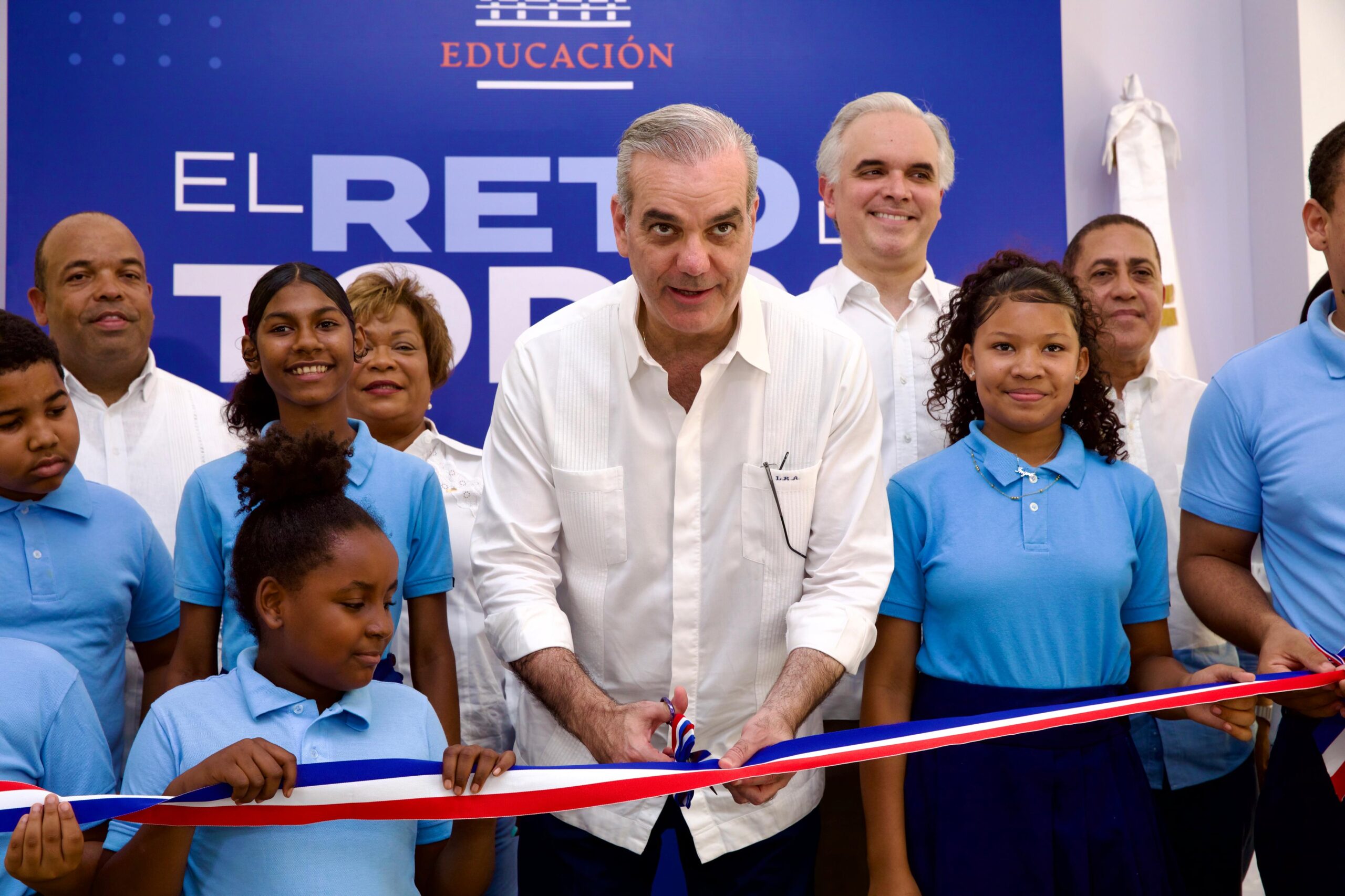 Gobierno inaugura en Los Alcarrizos 26 aulas en Liceo Ercilia Pepín