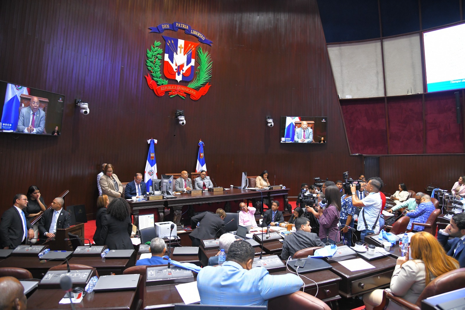 Diputados aprueban modificación al Código Penal