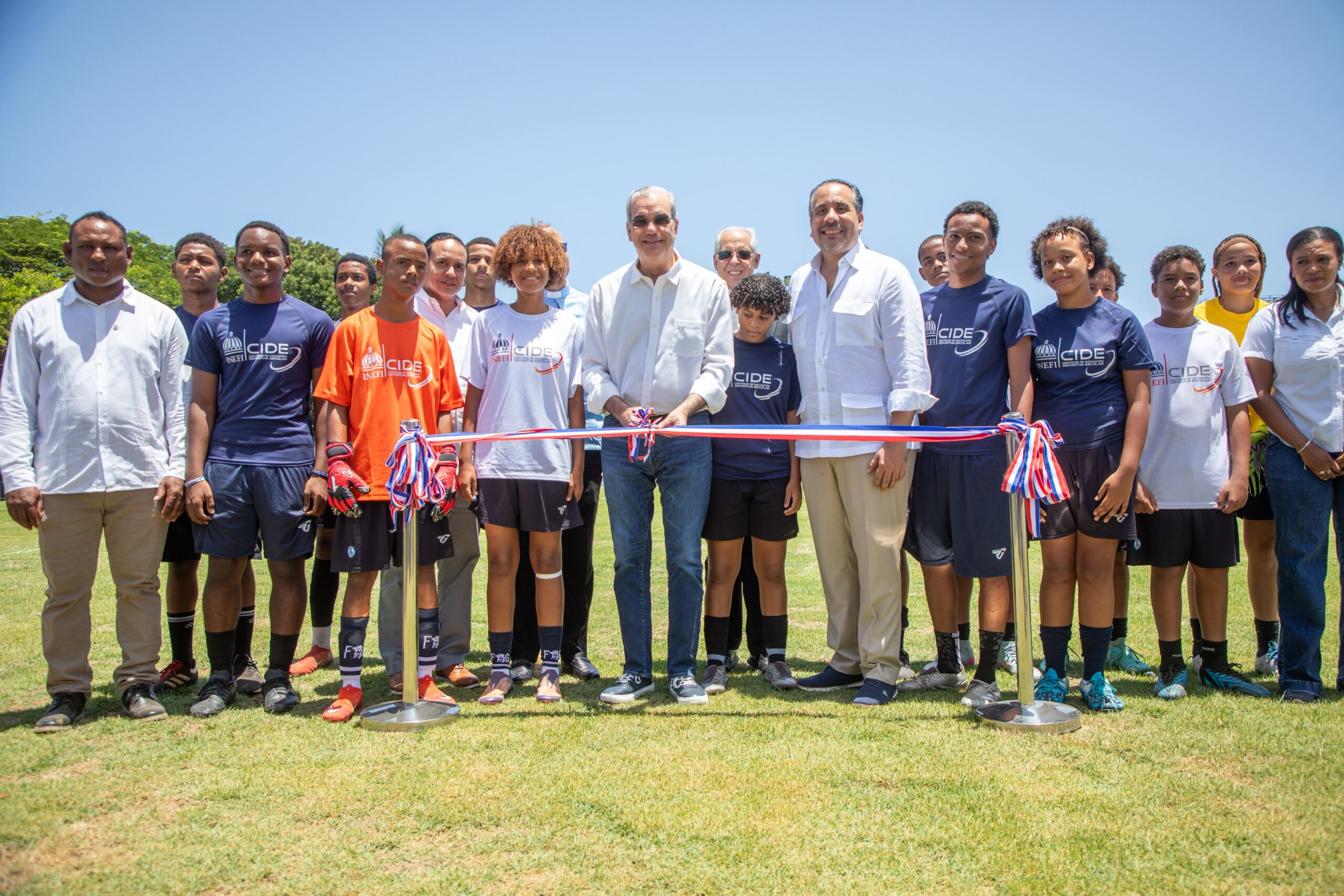 Gobierno entrega Centro Iniciación Deportiva en Santo Domingo Savio