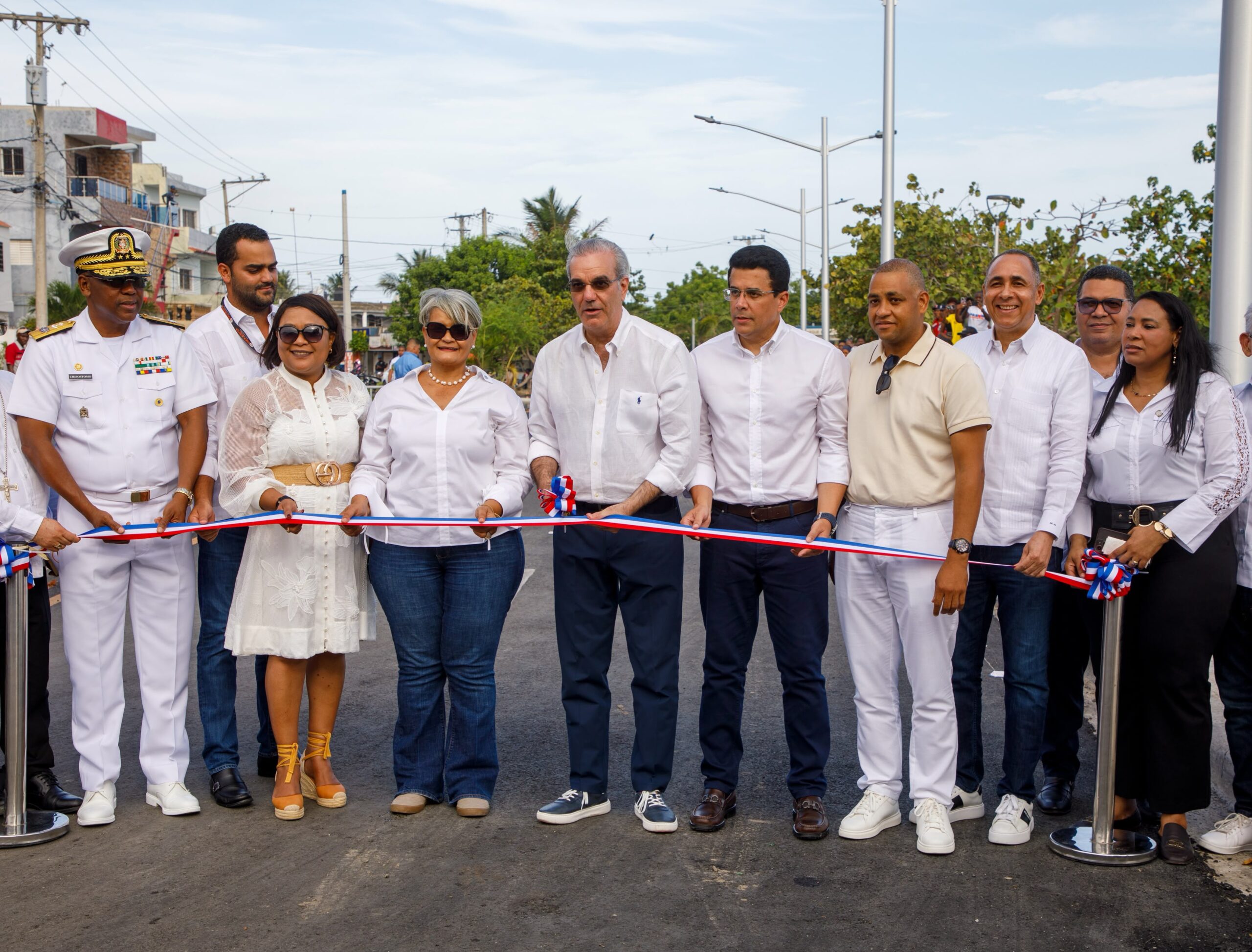 Gobierno entrega la playa El Faro en San Pedro de Macorís
