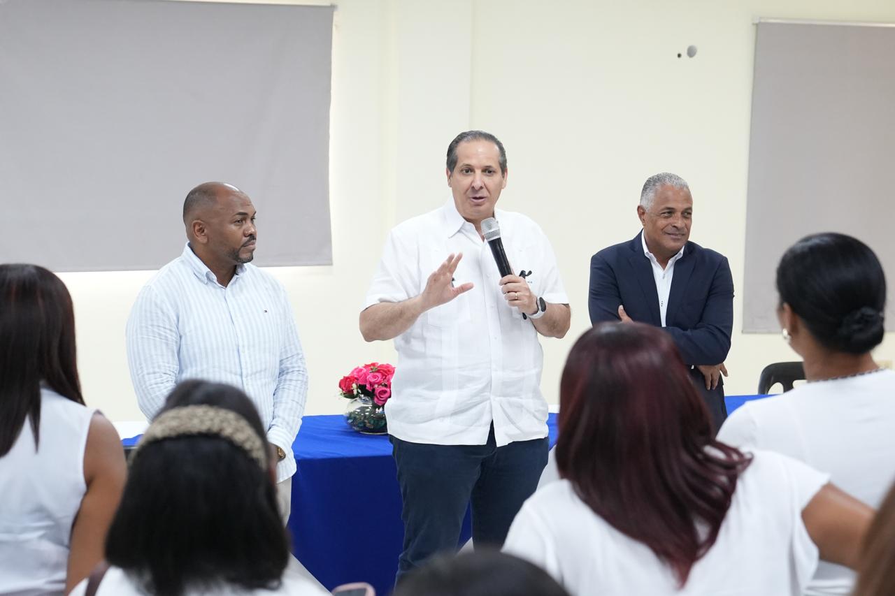 Ministro Salud destaca reducción 82% de los casos malaria en Azua