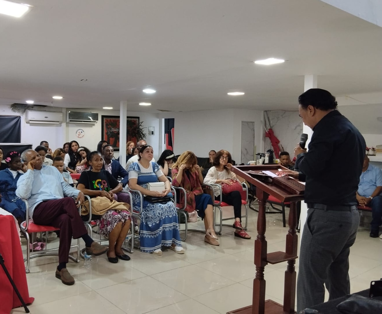 Ex bachatero Andy Andy llama a vivir en la misericordia divina