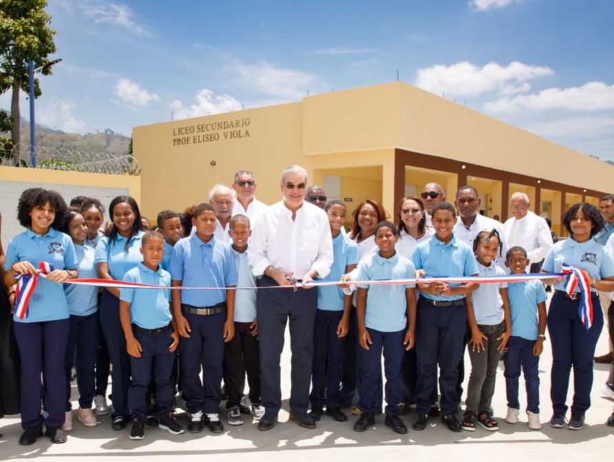 Gobierno inaugura el Liceo Eliseo Viola, en La Cana de Guazumal, San Juan
