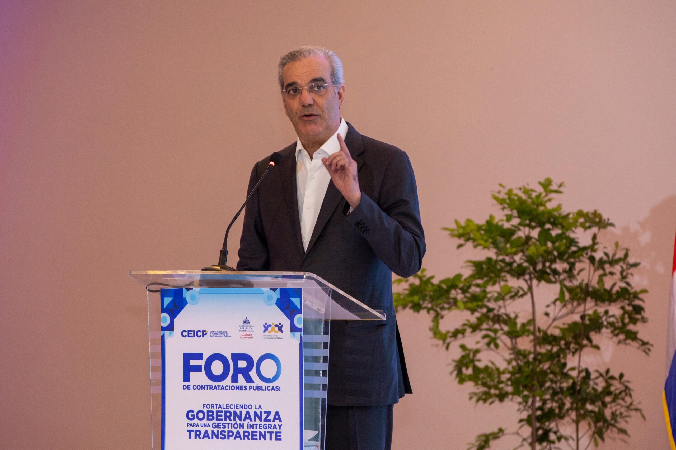 Abinader destaca que ley de Contrataciones Públicas marca nueva etapa de transparencia y eficiencia en las compras del Estado
