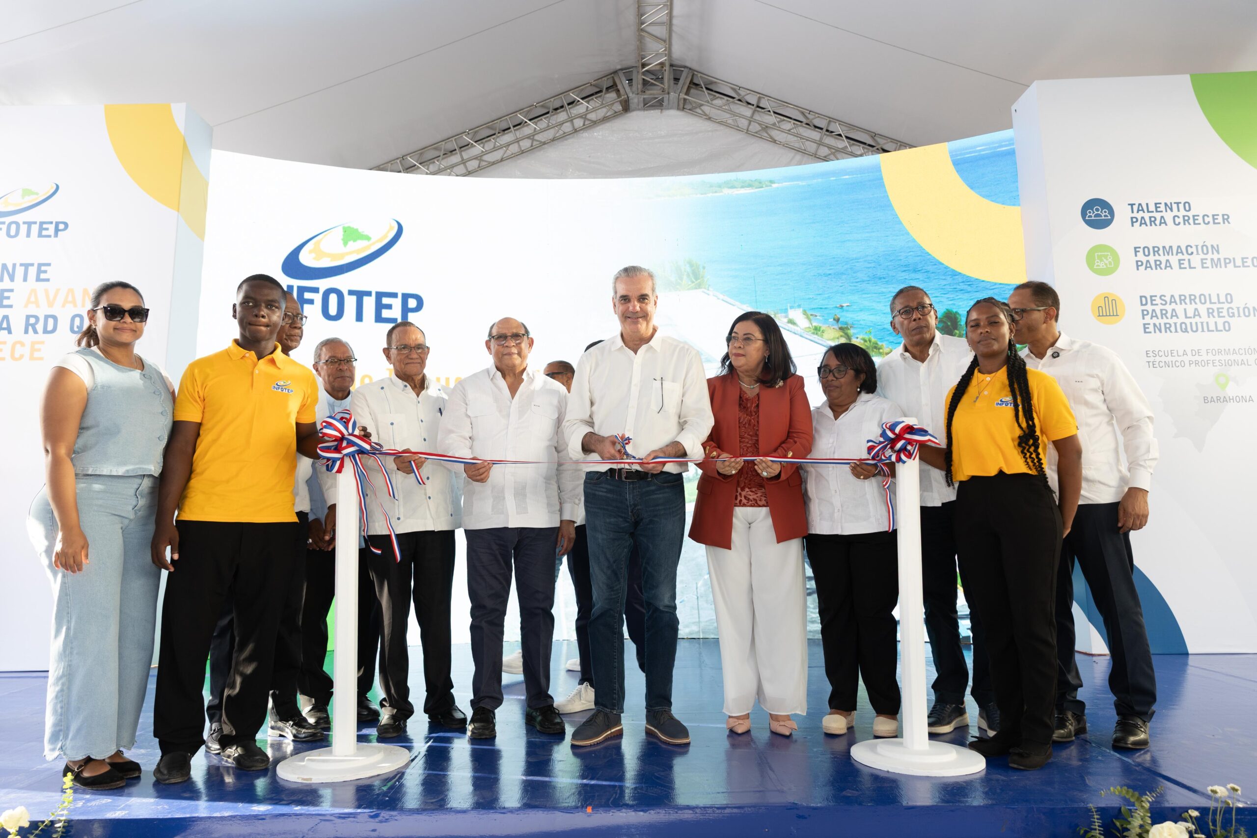 Gobierno entrega Escuela Formación Técnico Profesional Guarocuya, en Barahona
