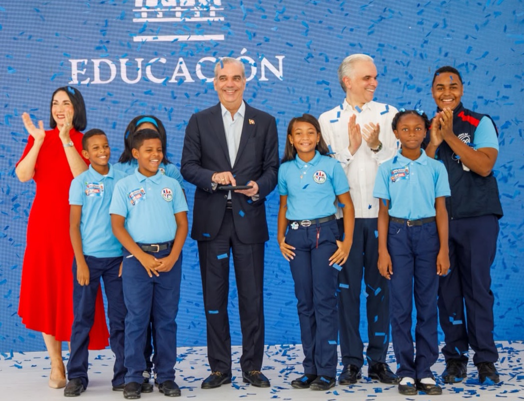 Presidente Abinader da inicio al año escolar 2026-2027