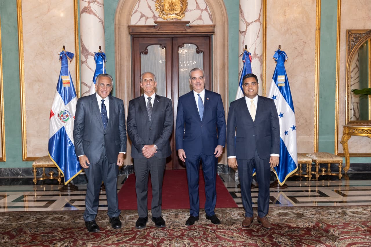 Presidente de Honduras solicita asesoría a RD para preparar JC Honduras 2029