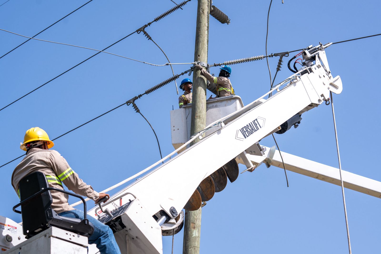 ETED fortalece red de transmisión con trabajos de mantenimiento