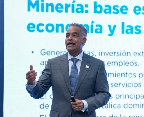 Ministro Santos destaca crecimiento de la minería
