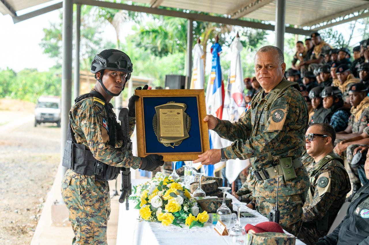 Ministerio Defensa gradúa cadetes en operaciones tácticas en áreas