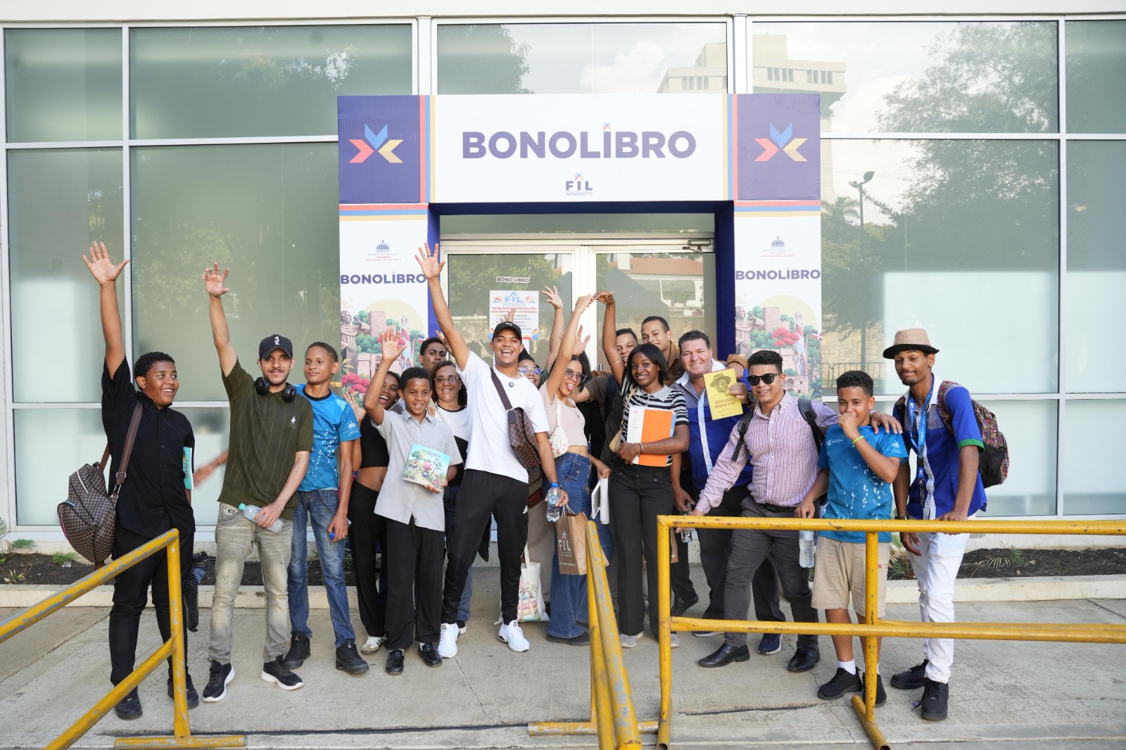 Ministerio Cultura entregará miles de libros estudiantes asistan Feria Libro