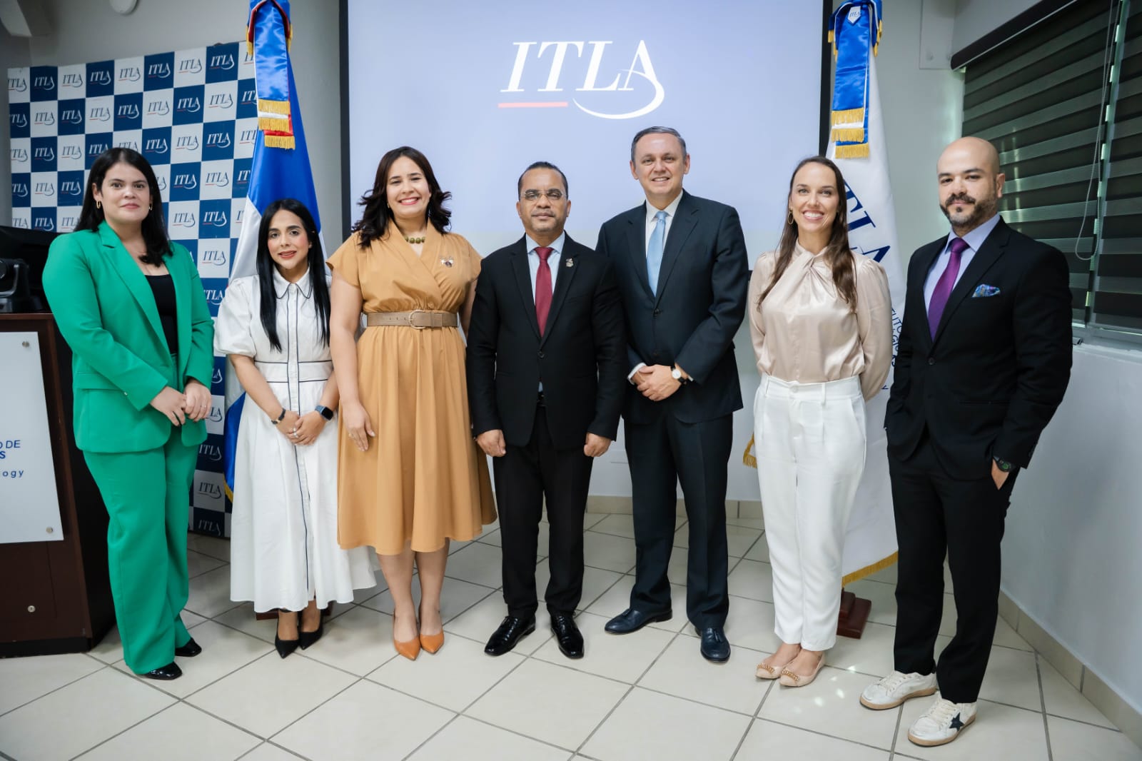 Entidades impulsarán Talent Up y 15 mil becas en RD