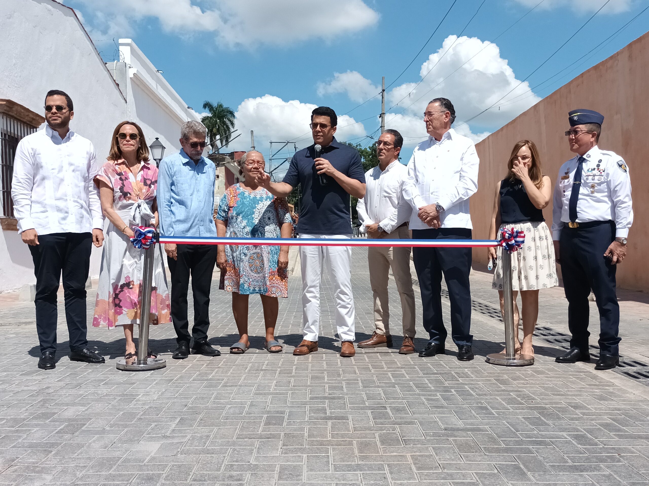 Ministro Collado entrega concluida calles intervenidas en Ciudad Colonial por RD$221M