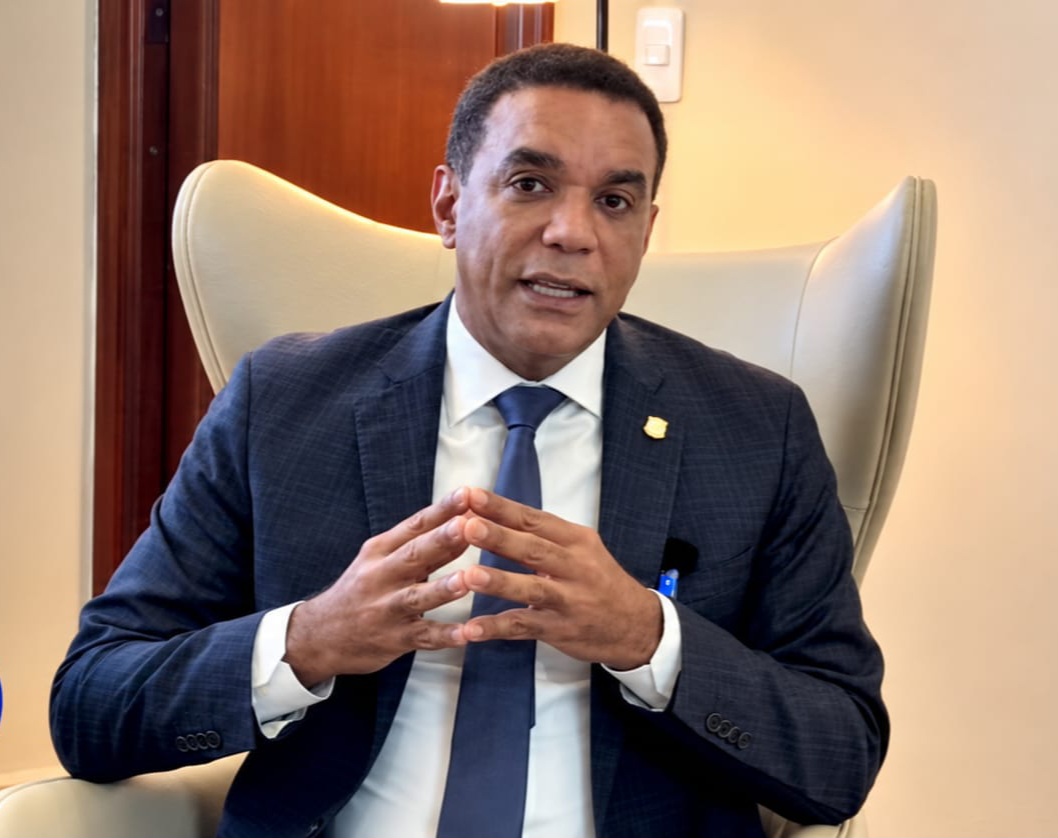 Senador Carlos Gómez prioriza la defensa voto en el exterior y el desarrollo de Espaillat