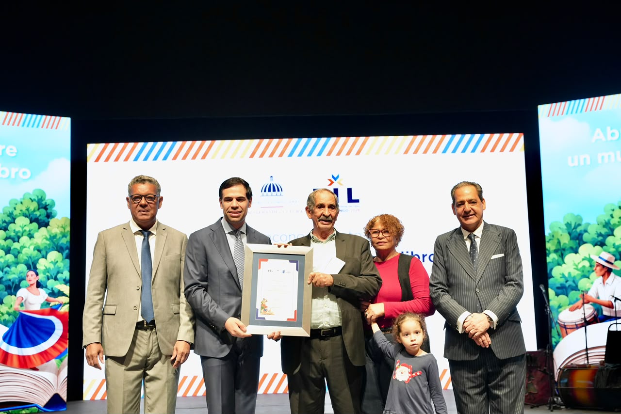 Feria del Libro cierra con 97.4M de pesos en ventas y 714,322 visitantes