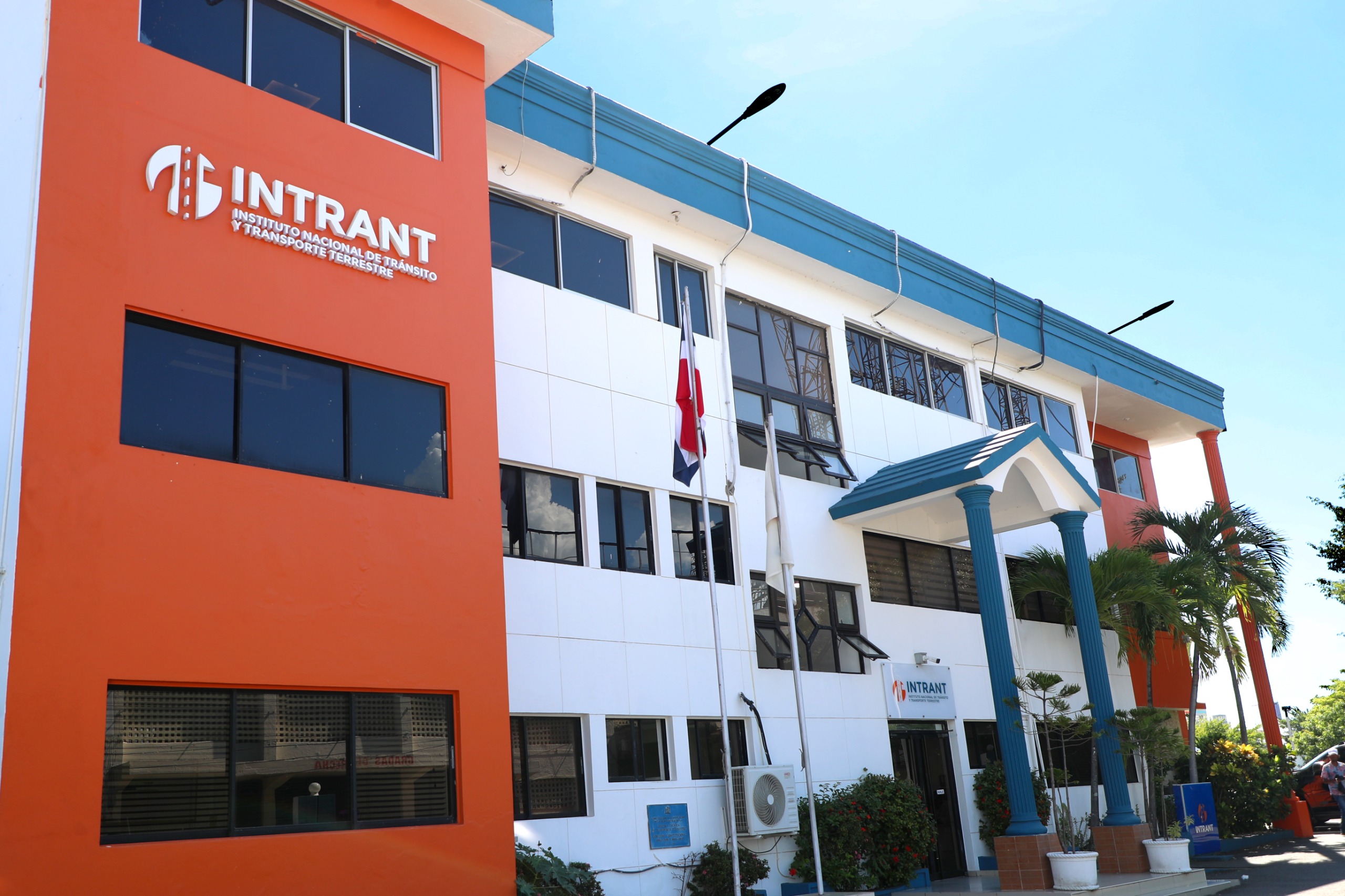 Intrant paga deuda al Colegio Médico Dominicano