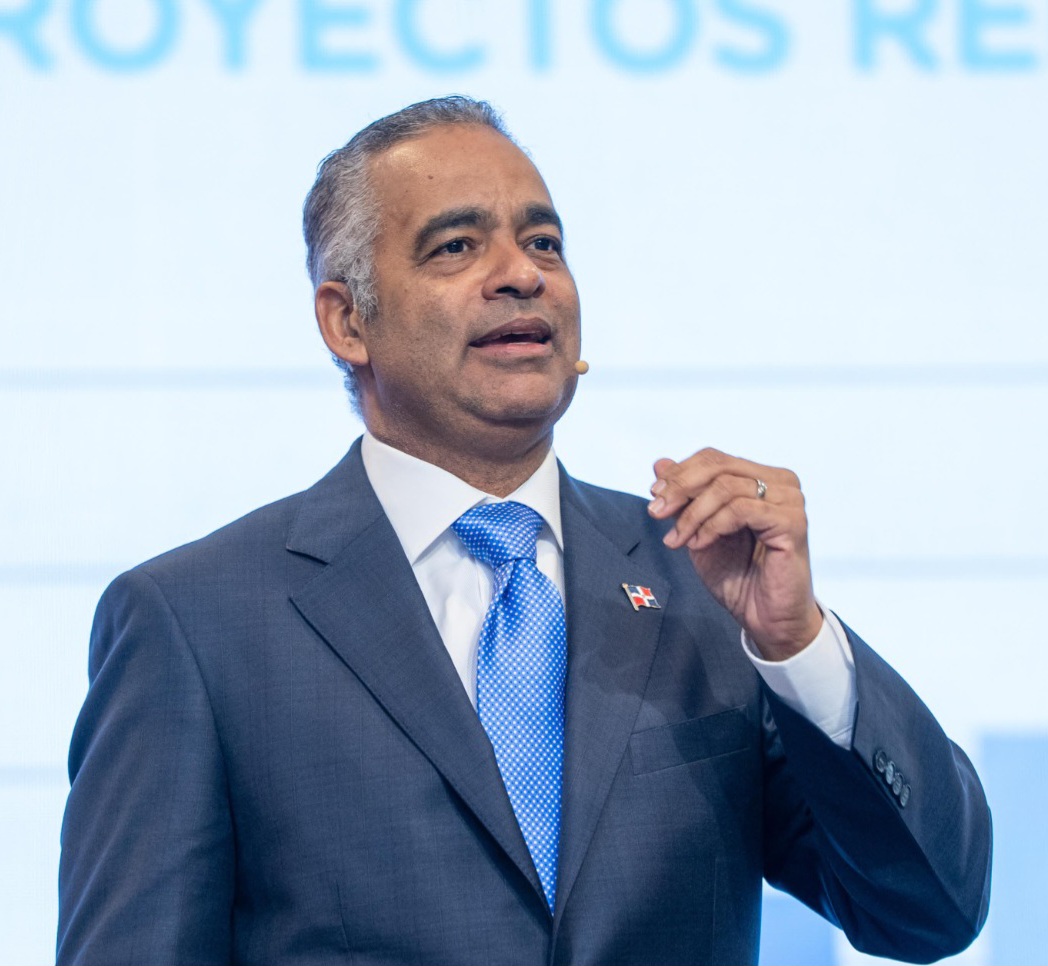Ministro Santos: minería crece 17.9 % en septiembre