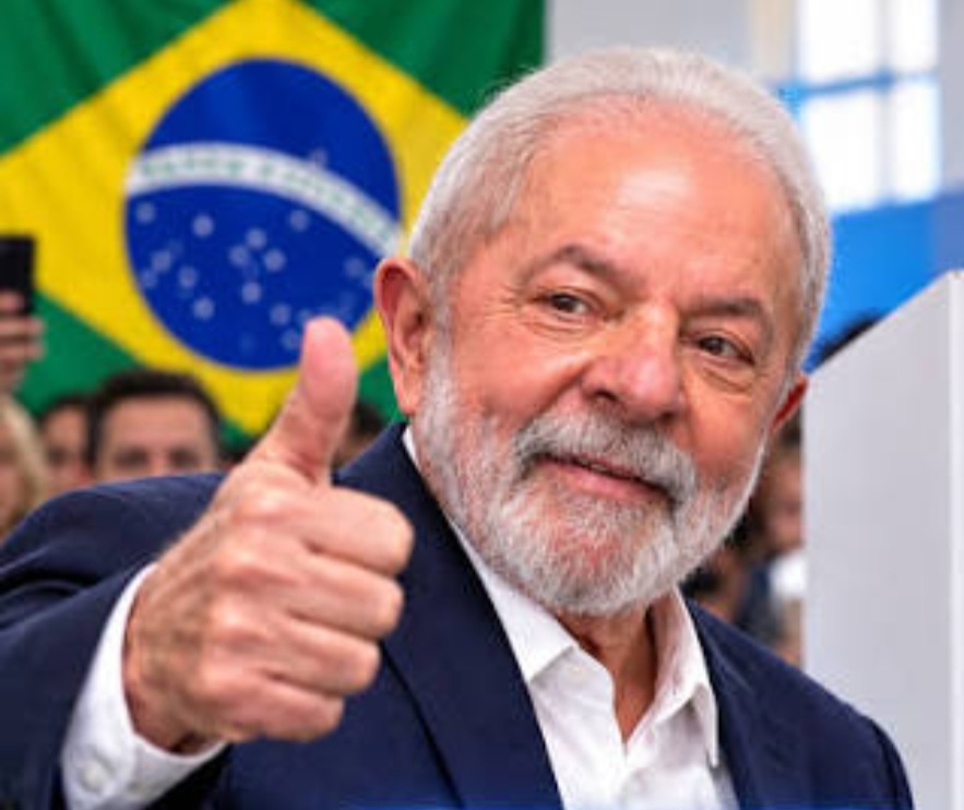 Lula pide extender horario de votación en Brasil por problemas con transporte público